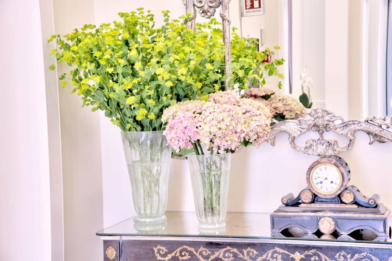 The Moon Boutique & Florenz