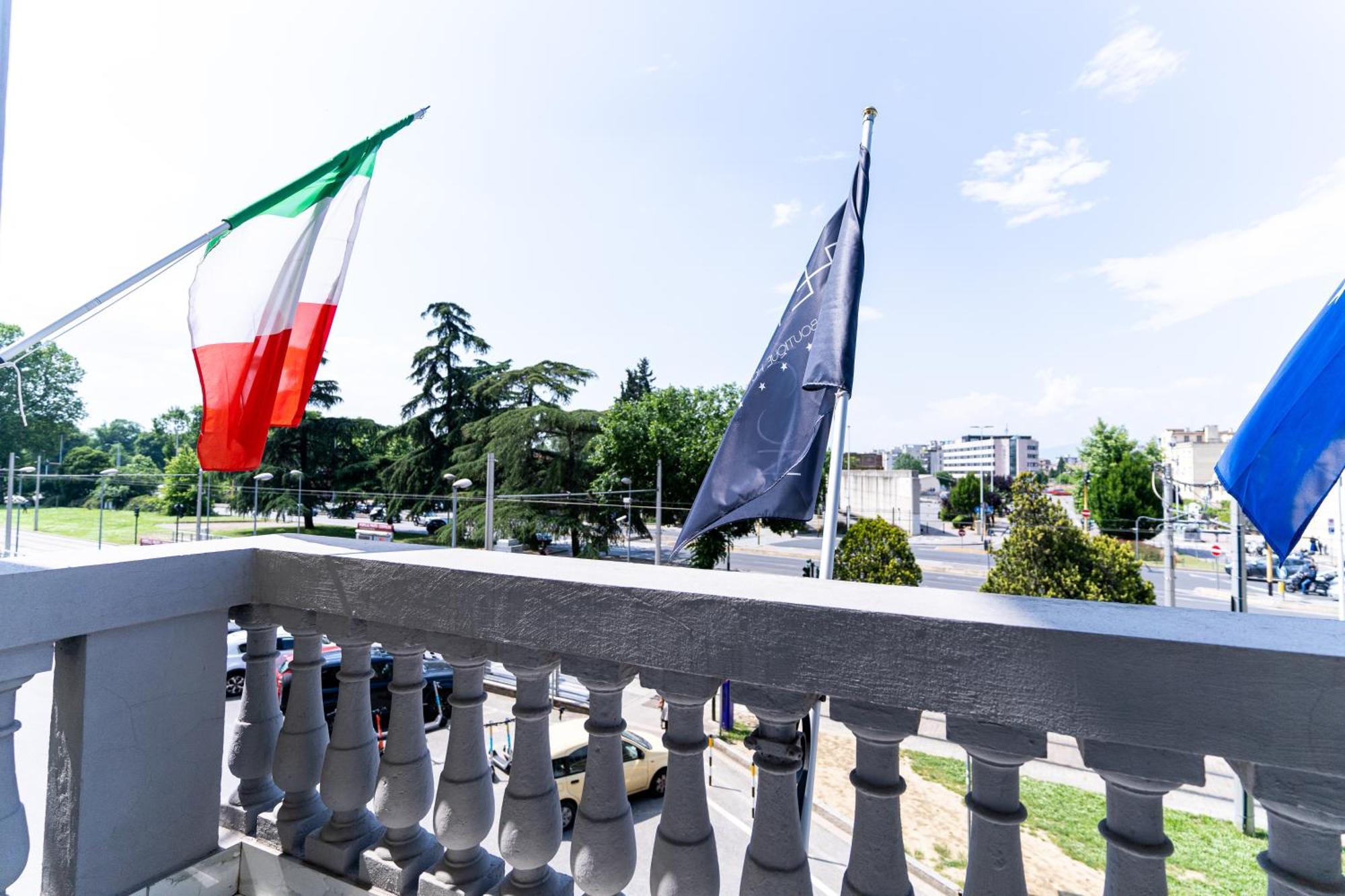 The Moon Boutique & Florenz